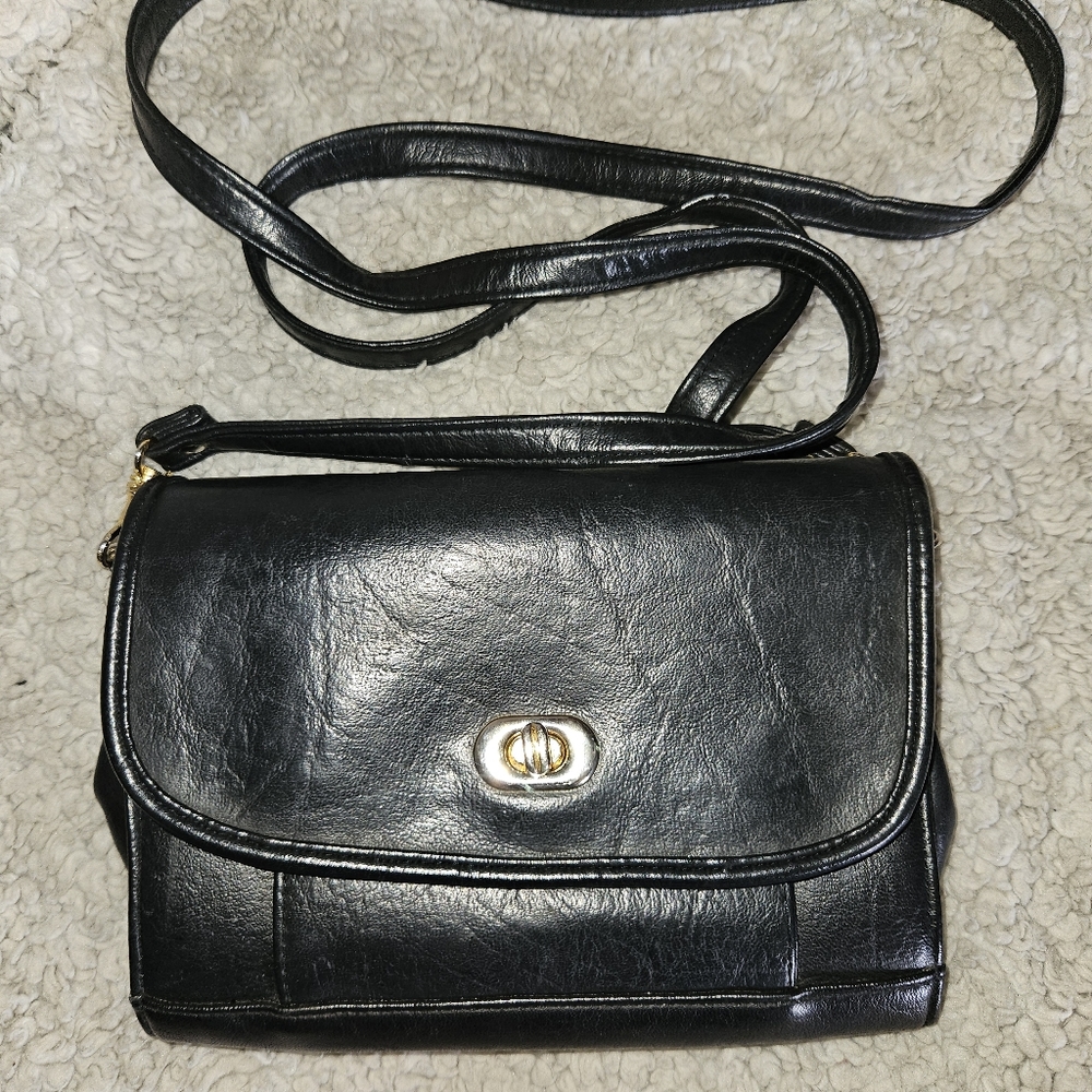Vintage 90s Black Leather flap bag small crossbody removable strap purse